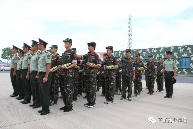 軍隊(duì)參觀6.jpg